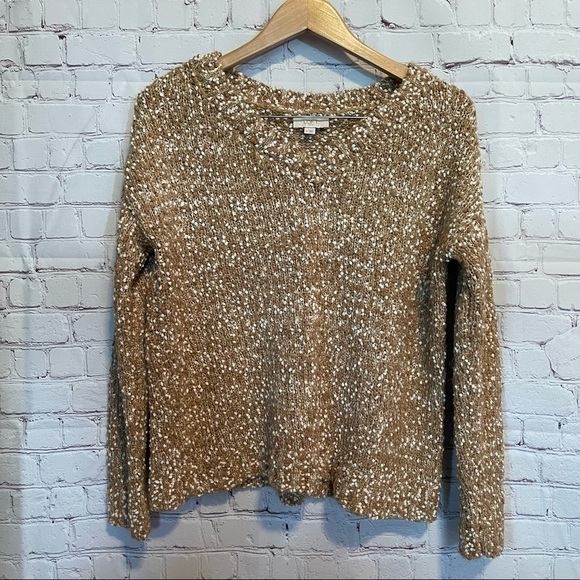 LOFT V-Neck Textured Sweater size Medium - Picture 1 of 9